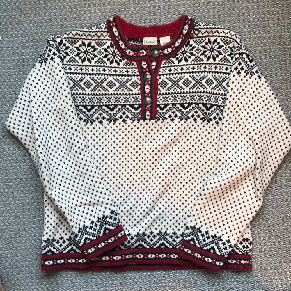 ll bean holiday sweater ☃️